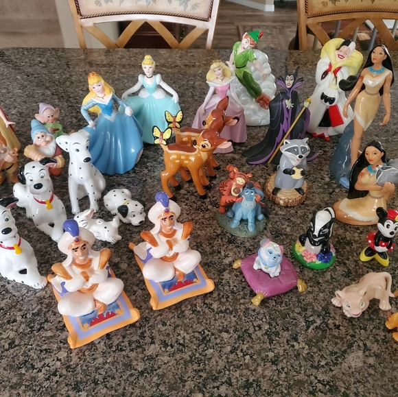 DISNEY Aladdin on Magic Carpet Figurine!! - Picture 9 of 9